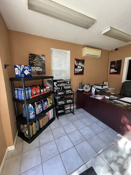 Distinctive Motorworks 0