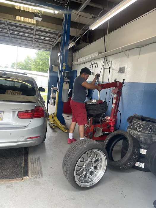 CHANGOS TIRE SHOP 4