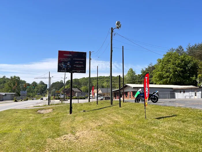 CHANGOS TIRE SHOP 6