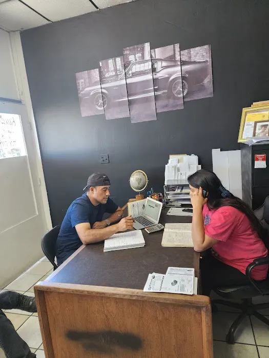Ruiz Auto Glass 4