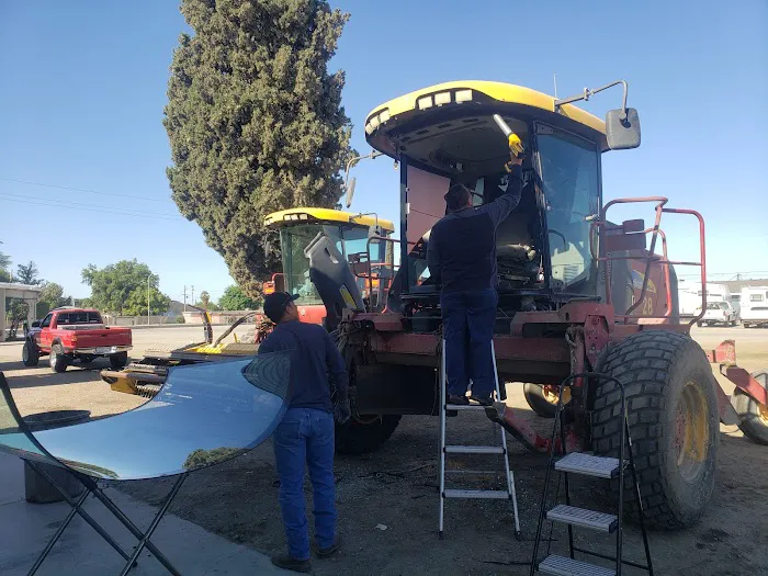 Los Primos Auto Glass 8