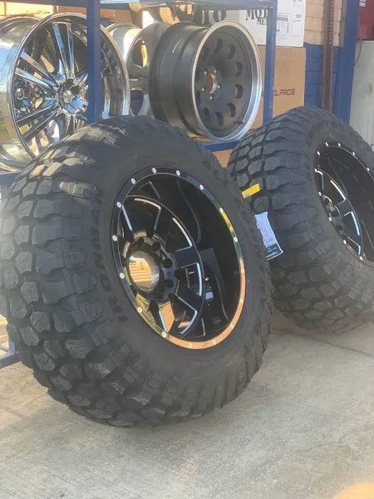 Toro Tire Service 0