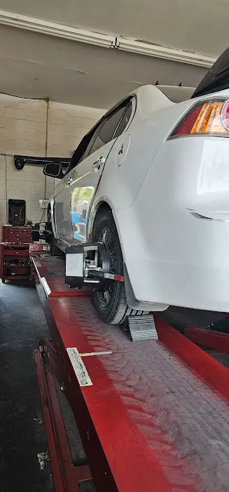 Quinteros Tire & Wheel 4
