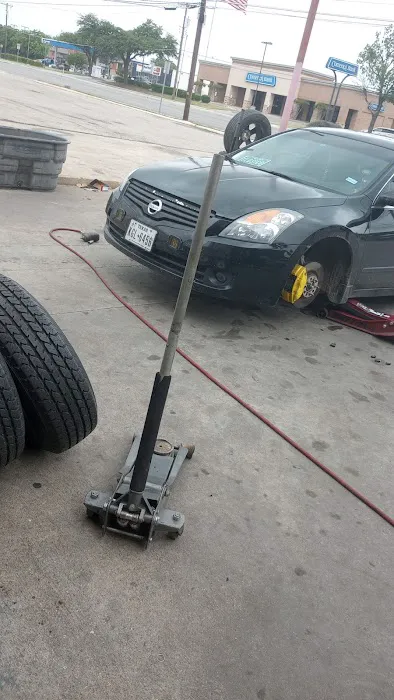 Hoyos Auto Services 4