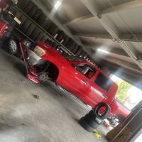 Santillan. Tire & Auto Service
