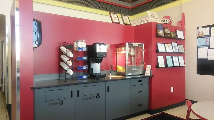 Les Schwab Tire Center 0