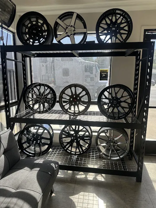 JR KUSTOMZ WHEELS & TIRES 1