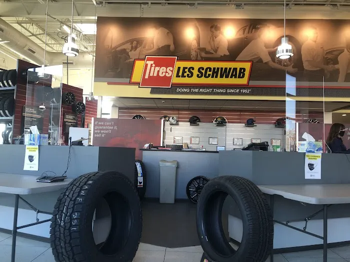 Les Schwab Tire Center 3