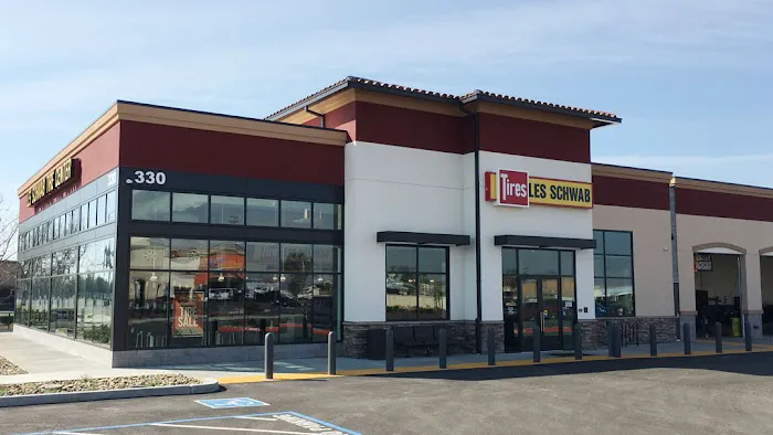 Les Schwab Tire Center 4
