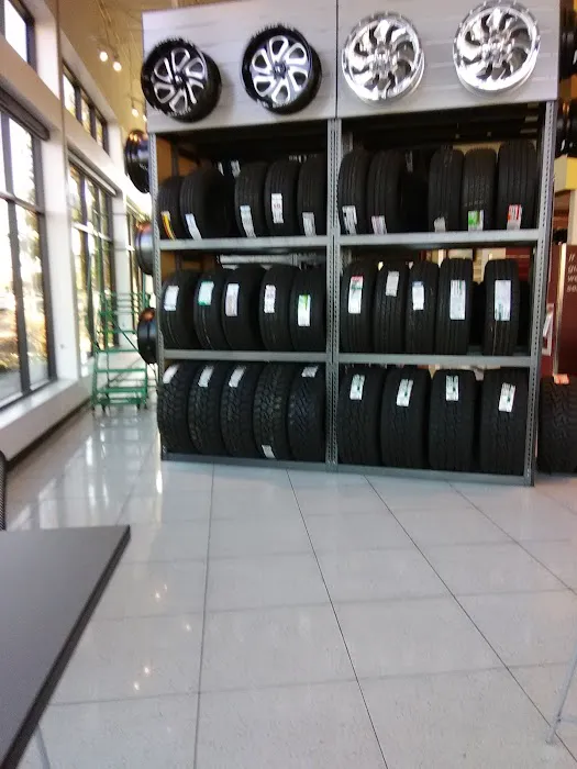 Les Schwab Tire Center 9