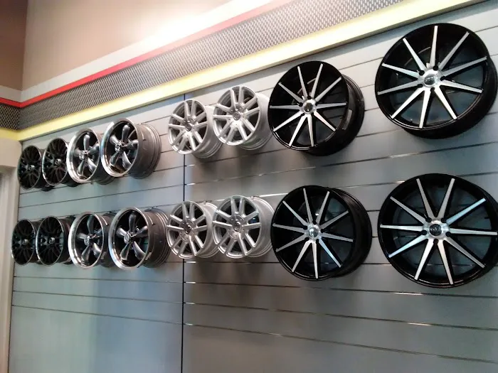 Les Schwab Tire Center 6