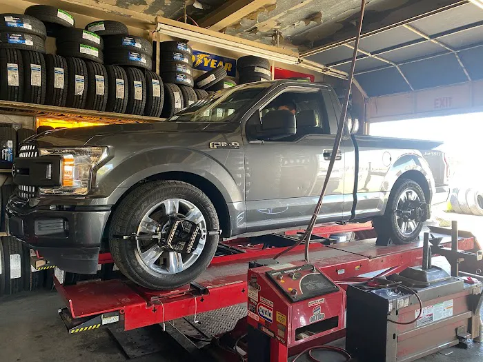 Camacho Tires 9