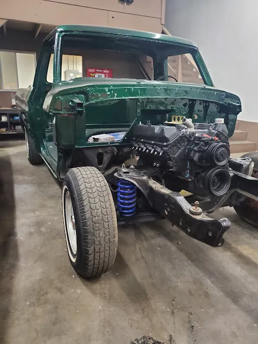 Quarter Mile Smog and Auto Repair/Tires/Clean Truck Inspection 9