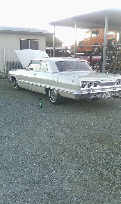Lujans Body shop 4