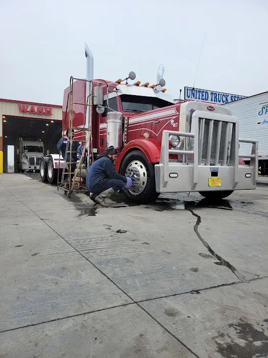 United Truck Service and Wash 7