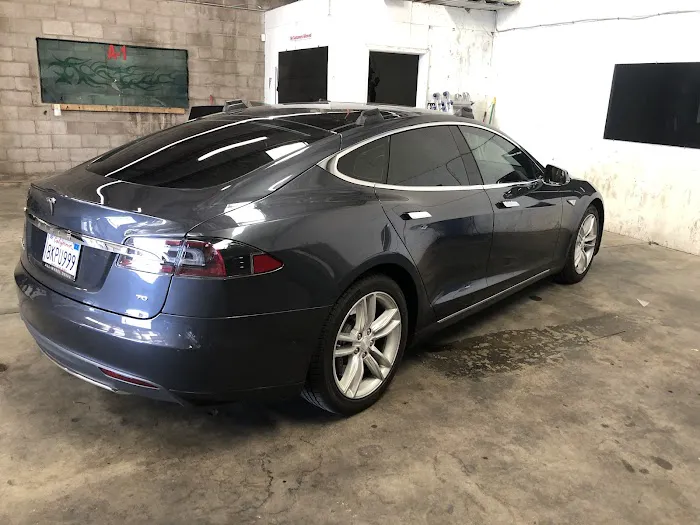 A-1 WINDOW TINT AND AUTO GLASS 0