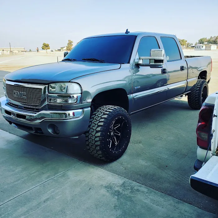 Villarreal Tires & Wheels 4