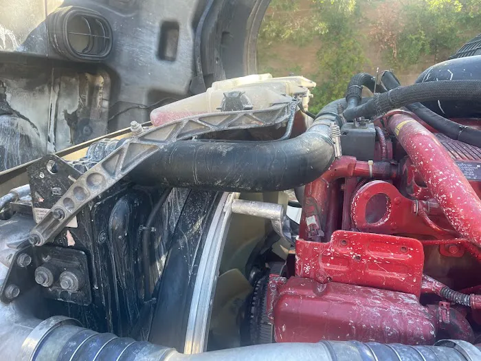 Hansel’s mobile semi truck and trailer repair(same day service) 1