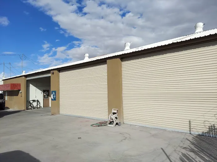 Carlos Body & Paint Shop 8