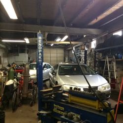 Mr C & Me Auto Service Center ico
