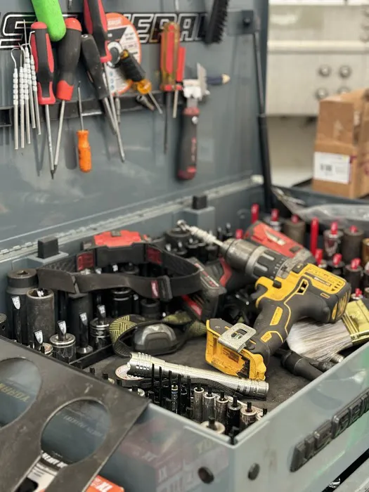 V&D Truck Repair LLC 7