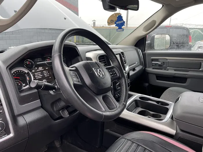 Black Diamond Auto World and Auto Repair 3