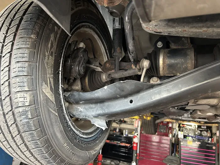 CHAPMAN AUTO SVC & MUFFLER 4