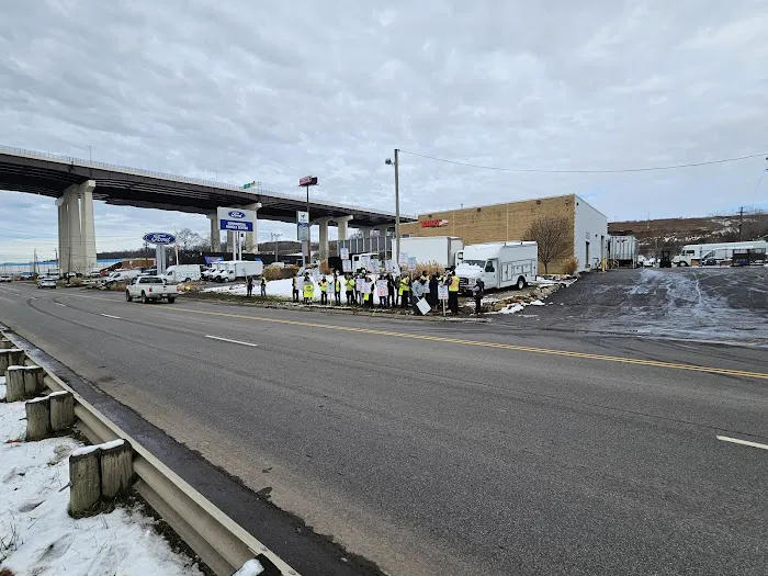 Quick Lane at Valley Ford Truck 0