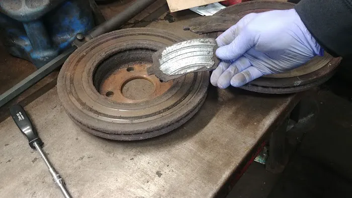 Dale & Bob's Auto & Tire Services 1