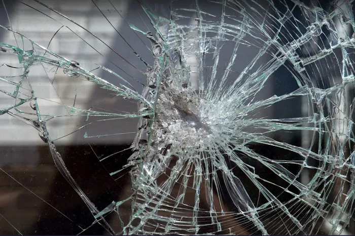Defender Auto Glass - Mentor 3