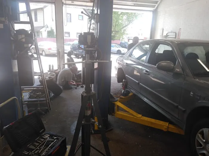 Doc's Automotive and Mufflers 4