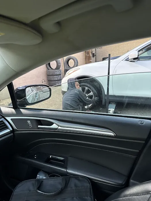 Broadway New and Used Tires 5