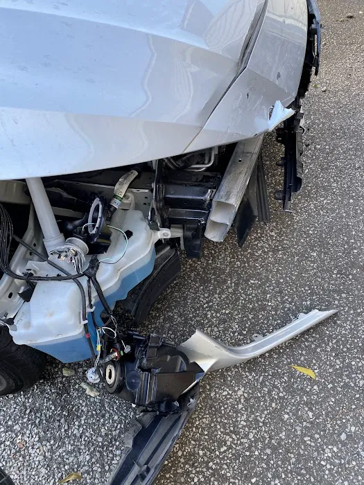 Deluxe Auto Body and Frame 4