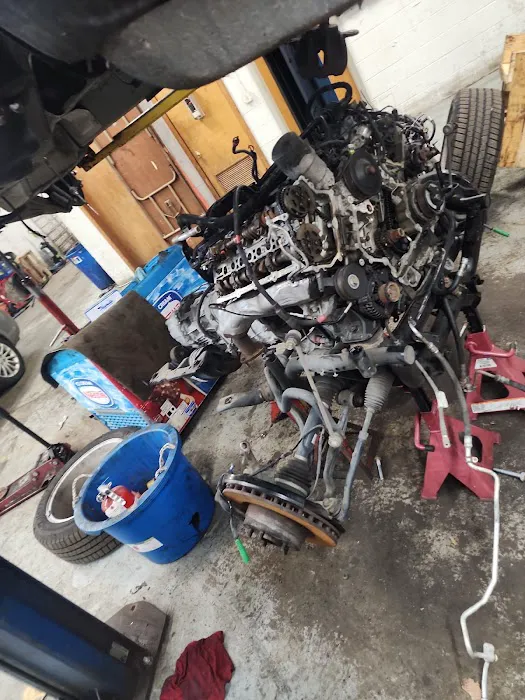 FOCUS AUTO SHOP 3