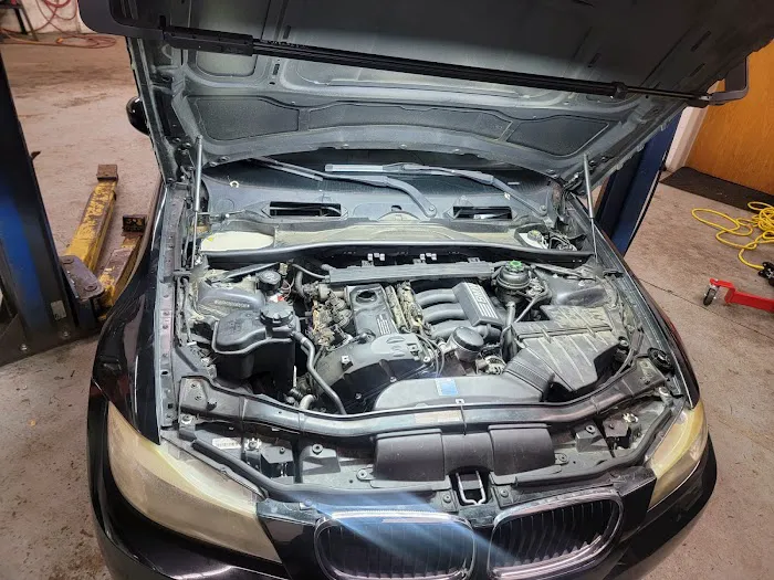 FOCUS AUTO SHOP 8