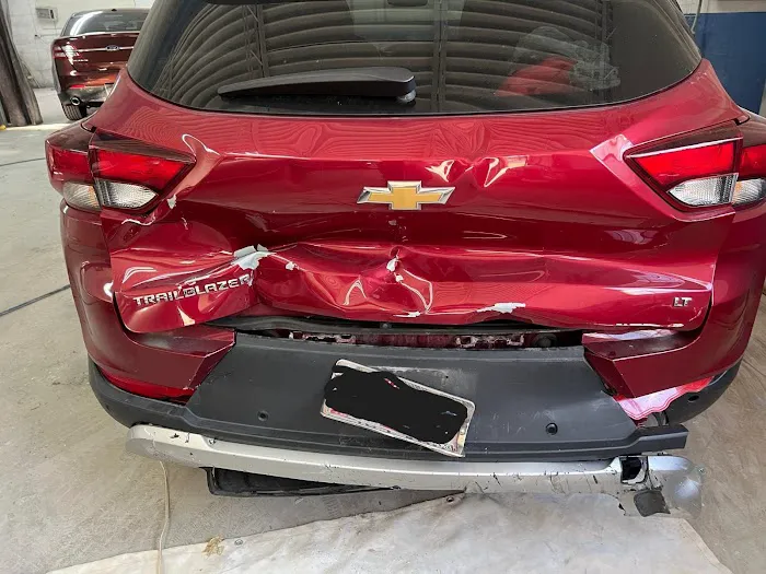 Modern Auto Body Shop 1