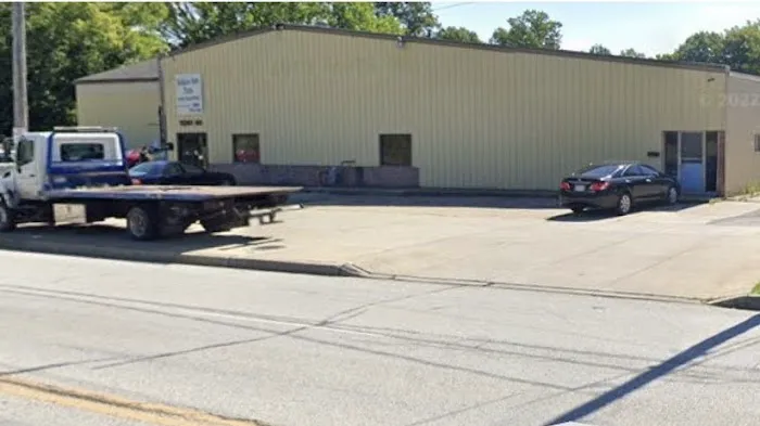 Modern Auto Body Shop 6