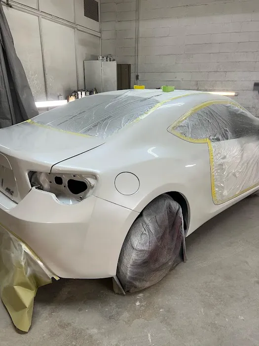 Modern Auto Body Shop 5