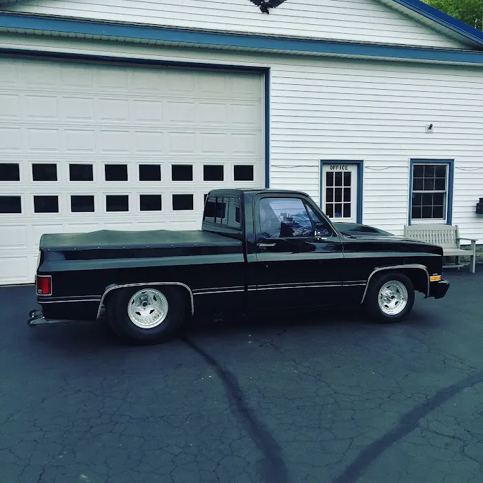 Hall's Automotive LLC. 0