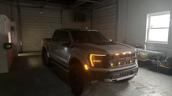 NEO Motorsport Garage 1