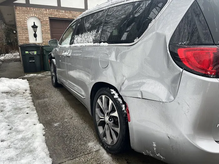 Droba's Auto Body 3