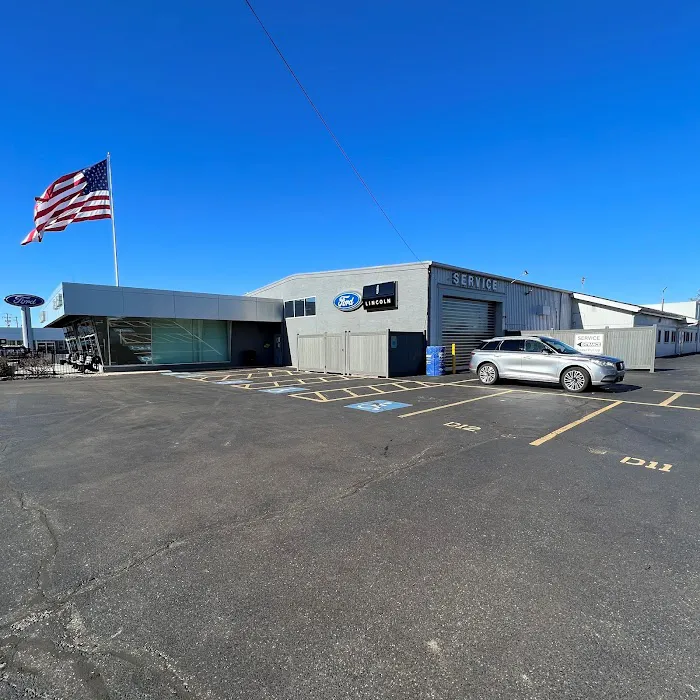 Service - Klaben Ford Lincoln 8