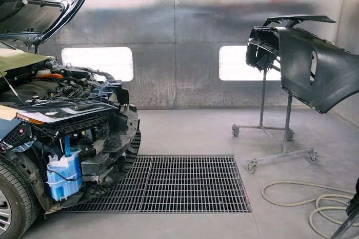 Hudson Collision Center 6