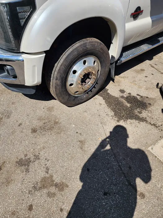 Mon's Low Price Used Tires 0