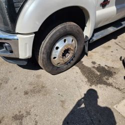 Mon's Low Price Used Tires ico