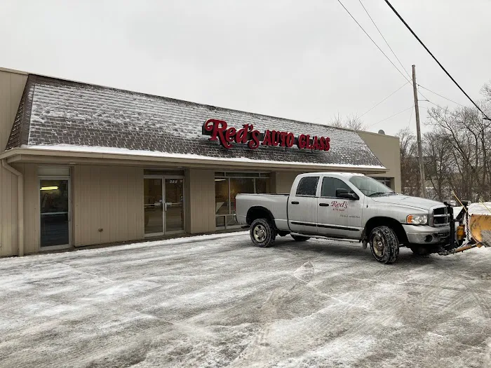 Red's Auto Glass 6