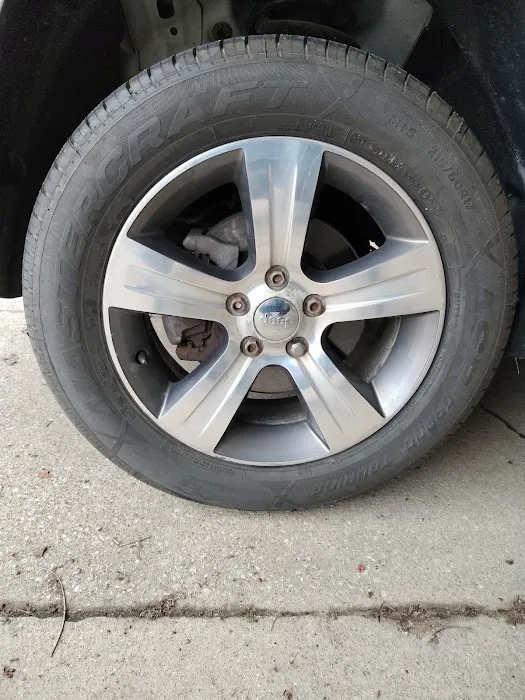 Bob Sumerel Tire 3