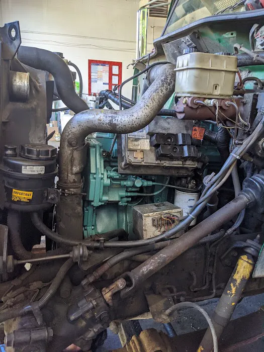 SOS DIESEL Commercial Truck Repair 5