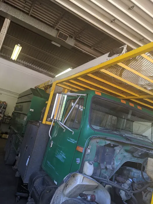 SOS DIESEL Commercial Truck Repair 3