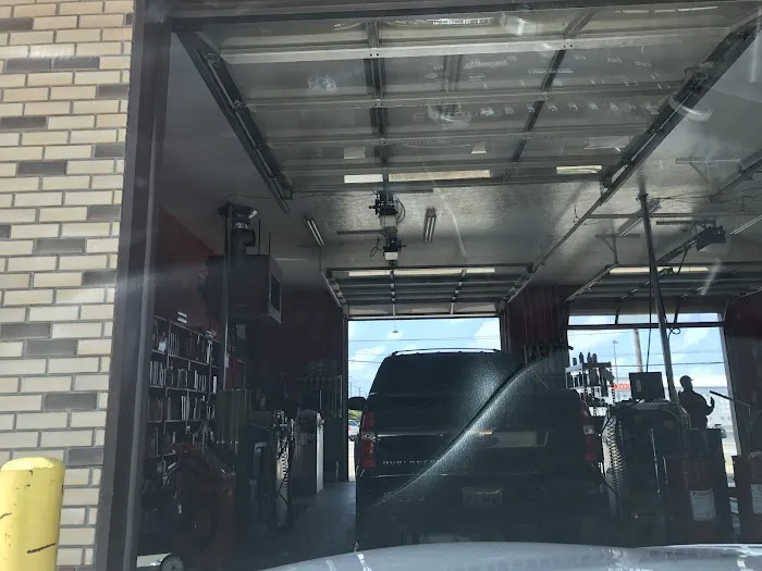 Victory Lane Quick Oil Change (South Euclid) 4